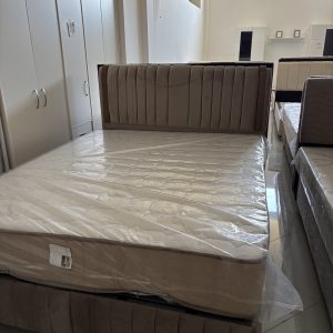 Francuski lezaj Puffy